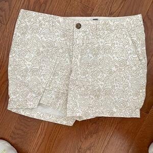 Old Navy shorts.  Worn once.  Size 4